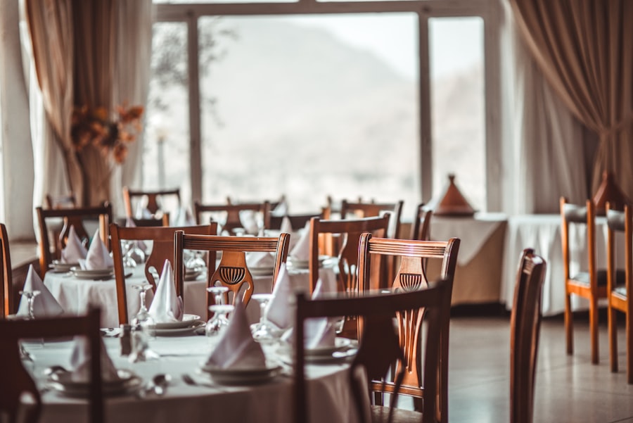 Hotelska restavracija in gostinska operativa